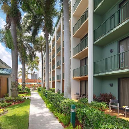 Courtyard By Marriott Fort Lauderdale East / Lauderdale-By-The-Sea Eksteriør billede