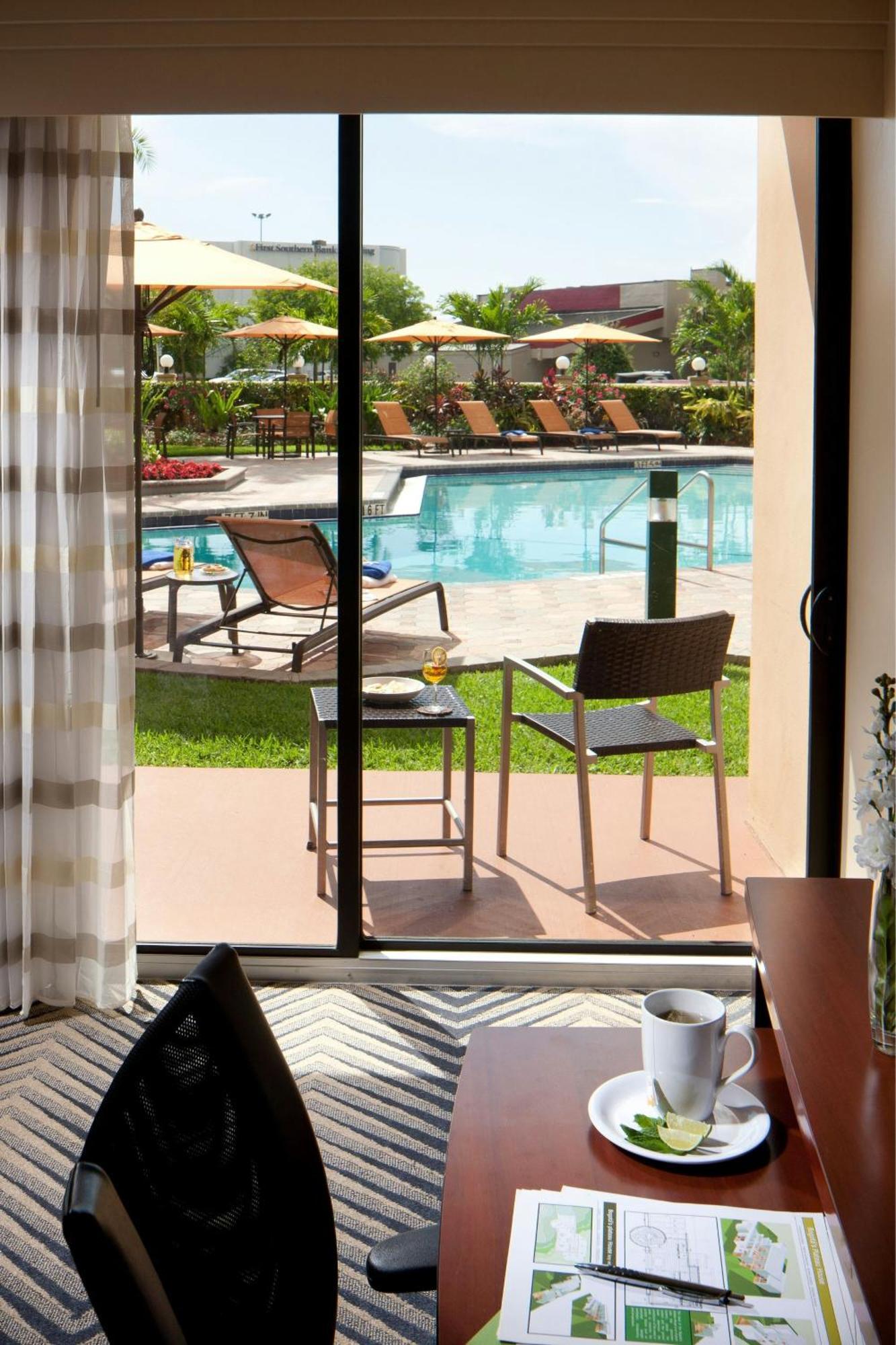 Courtyard By Marriott Fort Lauderdale East / Lauderdale-By-The-Sea Eksteriør billede